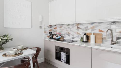 Decompress at a Serene Studio in Classic Townhouse - Foto 5