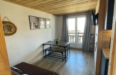 Risoul 1850 studio Résidence LesFlorins2 pour 4 pers avec accès direct sur les pistes - Foto 1