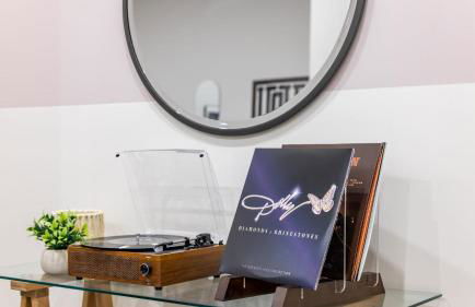 Sleeps 28 2 Units Near DT Nashville Outrider by AvantStay - Foto 79