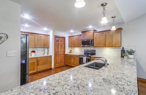 2 Mi to Main Street Family Home in Winfield! - Foto 9