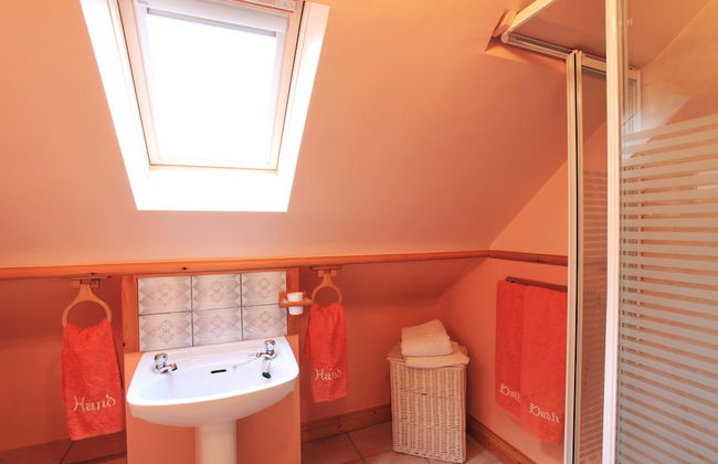 3 bed Seaview Cottage - Foto 8