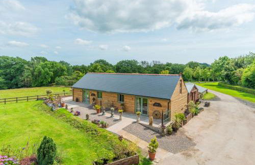 Self-contained cosy one bedroom holiday barn - Photo 1
