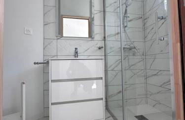 Studio Mer et Soleil avec Terrasse, en centre-ville, parking - Photo 18