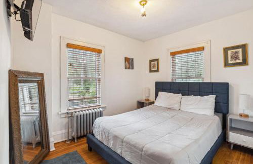 Steps to Edgewater - Sleeps 14 - Fun Game Room Retreat - Foto 39