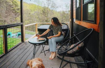 Writer's Retreat - Secluded Getaway, Hot Tub, and Stargazing Deck - Foto 23