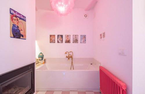 La Suite Años 50 La casa Barbie, bañera y chimenea de leña - Foto 10