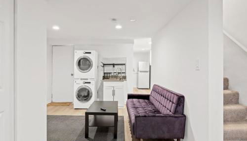 Negin 2903 - Basement Unit - Foto 4