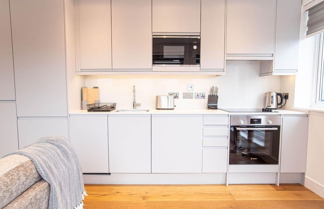 One Bed - Queensmere Shopping Centre by Belvilla - Foto 8