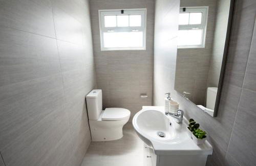 Seaside Azores Villa with natural pool, terrace & barbecue - Photo 11