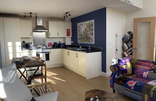 Unique Old Auction House - Photo 15