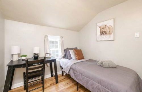 Large 4 Bedroom Home Close to Airport and IX Center - Photo 20