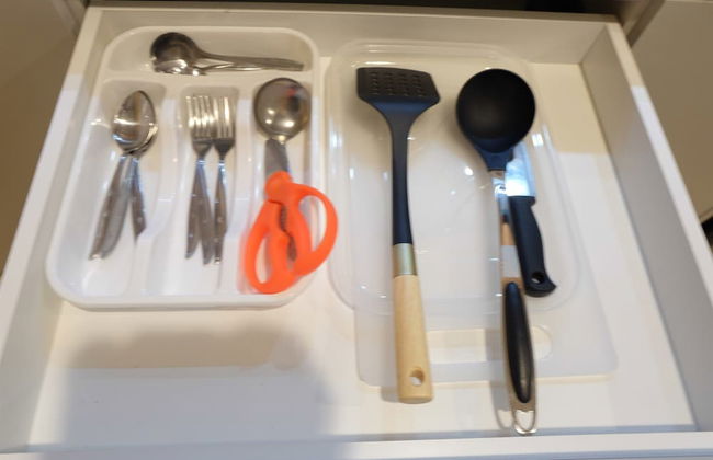 Homey Studio Room at Capitol Suites - Foto 25