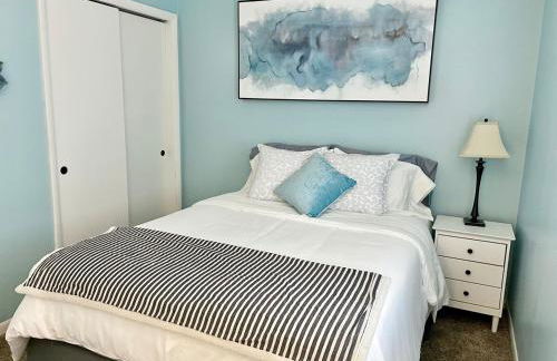 Rustic Chic in Charming Center Grove w Fenced Yard - Foto 19