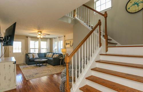 House #04 - Happy Camper-(No Pets) -Private Pier - Photo 7