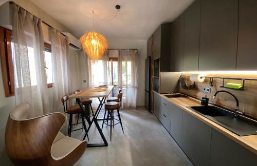 ELiFourka - Seaside Luxury - 170m to the Beach - Power Onsite for Electric Vehicle - Photo 24