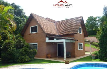 Linda casa em condomínio ecológico de alto padrão a 1h de SP, Terreno de 1500m2 com amplo gramado e piscina, WiFi para Home Office, Área gourmet com churrasqueira, forno de pizza e lareira aconchegante - Foto 3