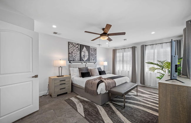 Luxe Largo Retreat: Pool, Games, Basketball & More - Foto 2