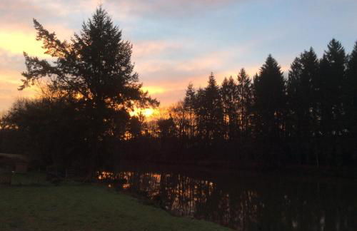 Charming 2-Bed Cabin in Domfront-en-Poiraie - Foto 27