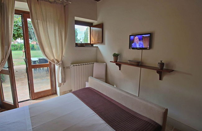 Modern Holiday Home in Foligno - Loc. With Pool - Foto 27