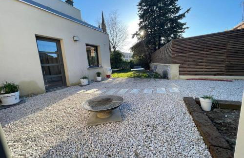 Glass and wood designer villa with garden in centertown - Foto 44