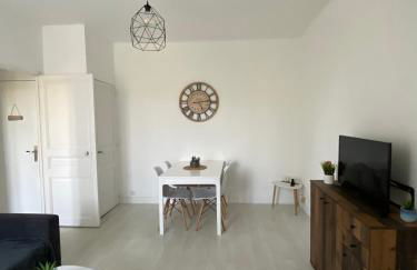 Grand deux pièces au pied du parc du château - Foto 1