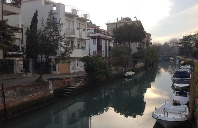 Villa Venice Movie - Photo 35