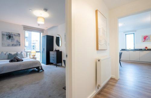 Central Wembley Stadium Luxe Stay with Pool Table - Foto 30