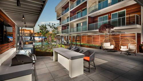 Luxury by the Beach with Pool, Gym, Game Room - Photo 5