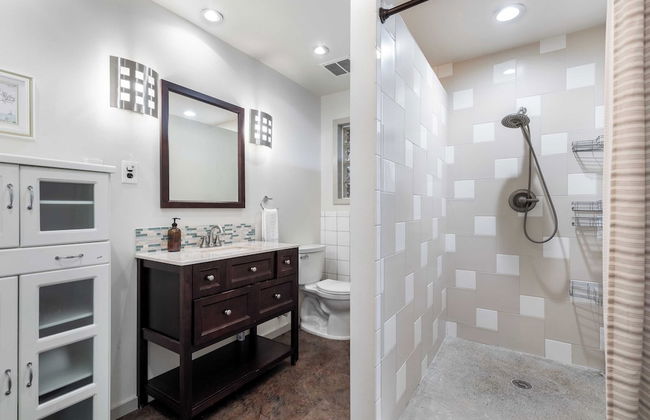 Windswept by Avantstay Water Views, Covered Deck, Walk to the Beach - Photo 24