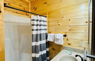 New! Indoor Pool/PS 5/Hot tub/Parkway - Foto 27