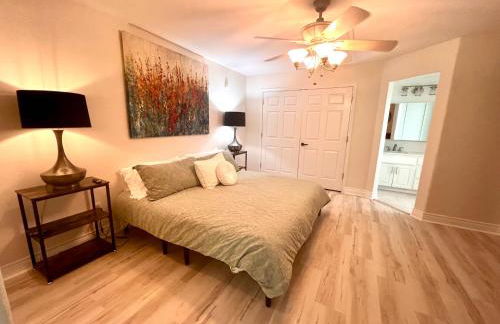 Gated Estate Escape! Three BR - Foto 65