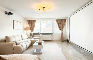 REGENCY - Exklusive zentrale 45m2 Wohnung mit Balkon, WiFi und Netflix - Foto 1