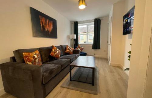 3 Bedroom New House with Wi-Fi Sleep 5 By Home Away From Home - A - Foto 31