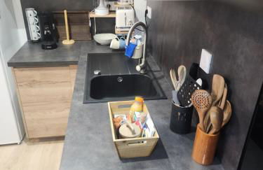 La Marmotte- Charme montagnard en centre ville et station à proximité - Foto 17