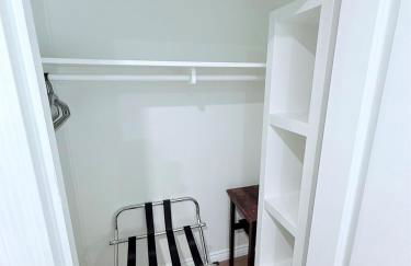 Private 1BR 1BA Suite, Kitchen, Fireplace, Parking - Foto 20