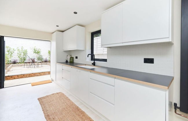 The Langthorme Park Place - Trendy 3bdr House With Garden and Study Room - Foto 14