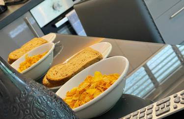 P75 - Studio Pod with Hot Tub - Photo 4