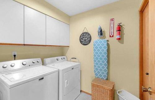 Golf Course View Condo Walk to Town & Pools - Foto 9