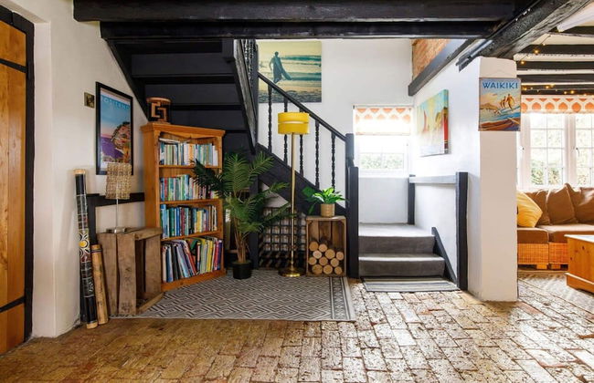 Tranquil Luxe in Country Cottage - Photo 60