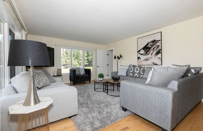 LUXURIOUS 5-Br Acreage | Year-Round Heated Pool & HotTub | Mtn View | Pool Table - Foto 19