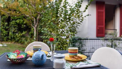 Little Garden House - Photo 2, Garden