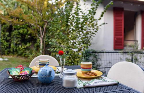 Little Garden House - Photo 2