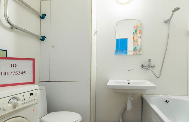 Apartment on Vertolyotchikov 13 - Photo 9