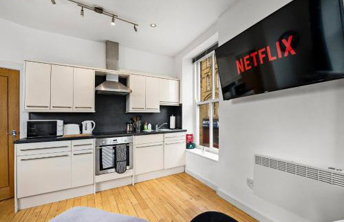 Simple 2 Bed in Central Dewsbury -Sleep 4 - Foto 6