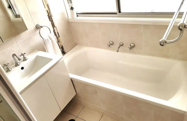 Cheerful 3 bedroom house with free parking - Foto 10