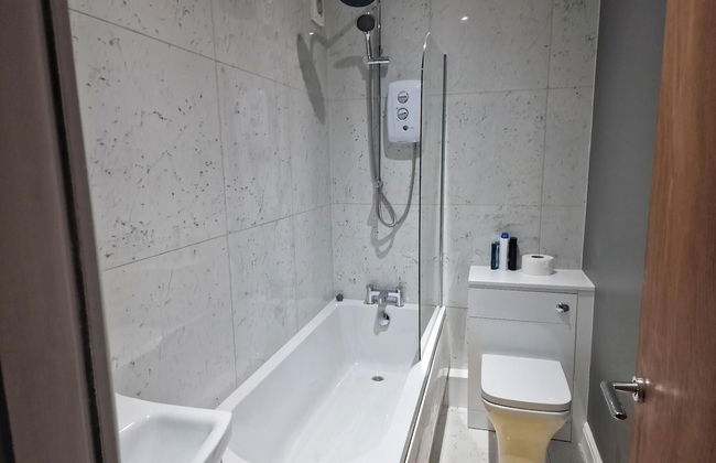 Impeccable 3-bed Apartment in Bradford to Explore - Foto 14