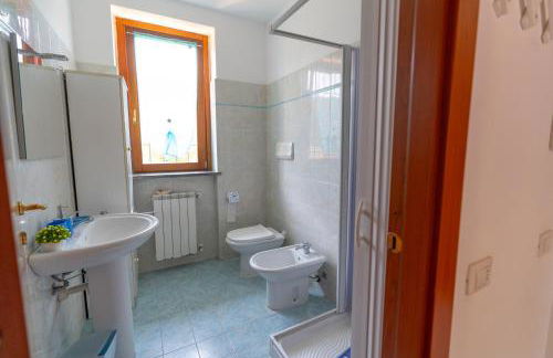 House of Camellias - Ground Floor with Garden - Foto 6