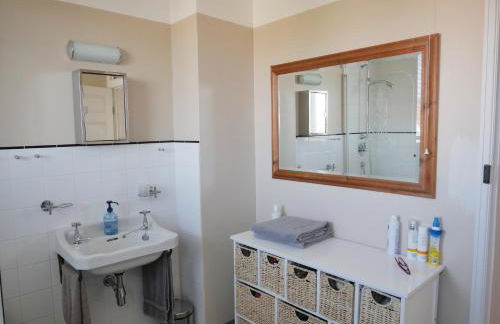 Close to beaches and town, off street parking - Foto 10