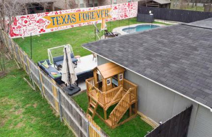 Texas Willow Ranch - Epic Luxury Retreat with Pool, Game room, Soccer, BBQ, Fire table - Foto 70