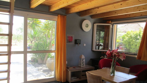 Spacious Chalet with Fruit Trees near Beach in Messinia - Foto 5, Sala de estar
